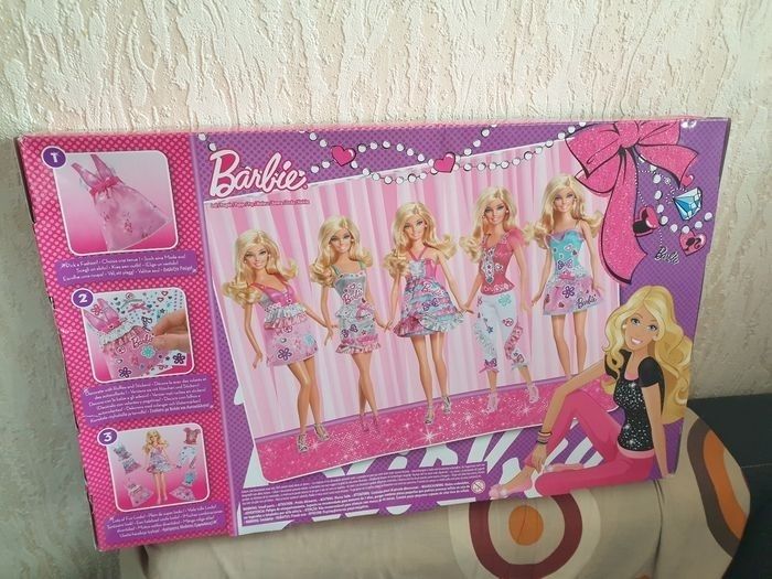 Barbie et ses divers accessoires - photo numéro 2