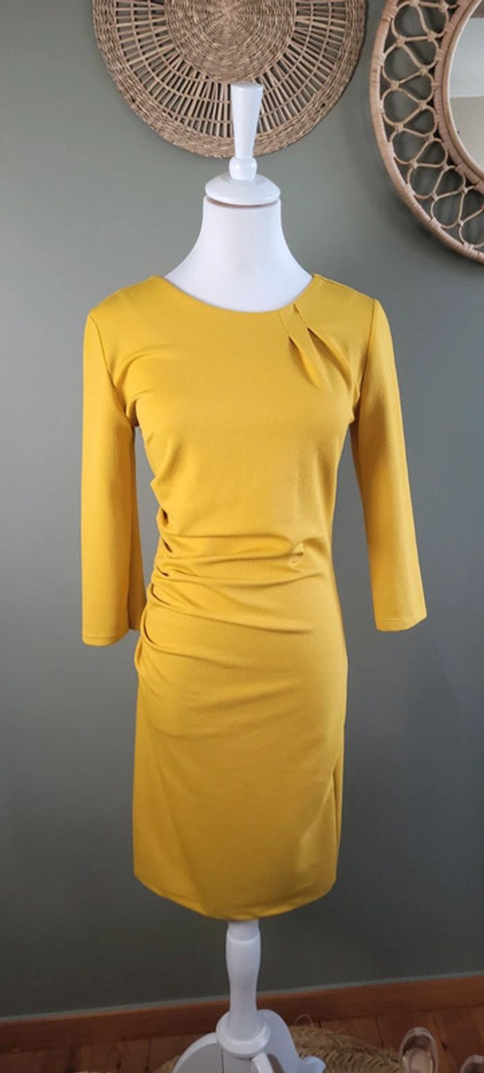 Jolie robe jaune Fame Taille S Parfait état - photo numéro 3