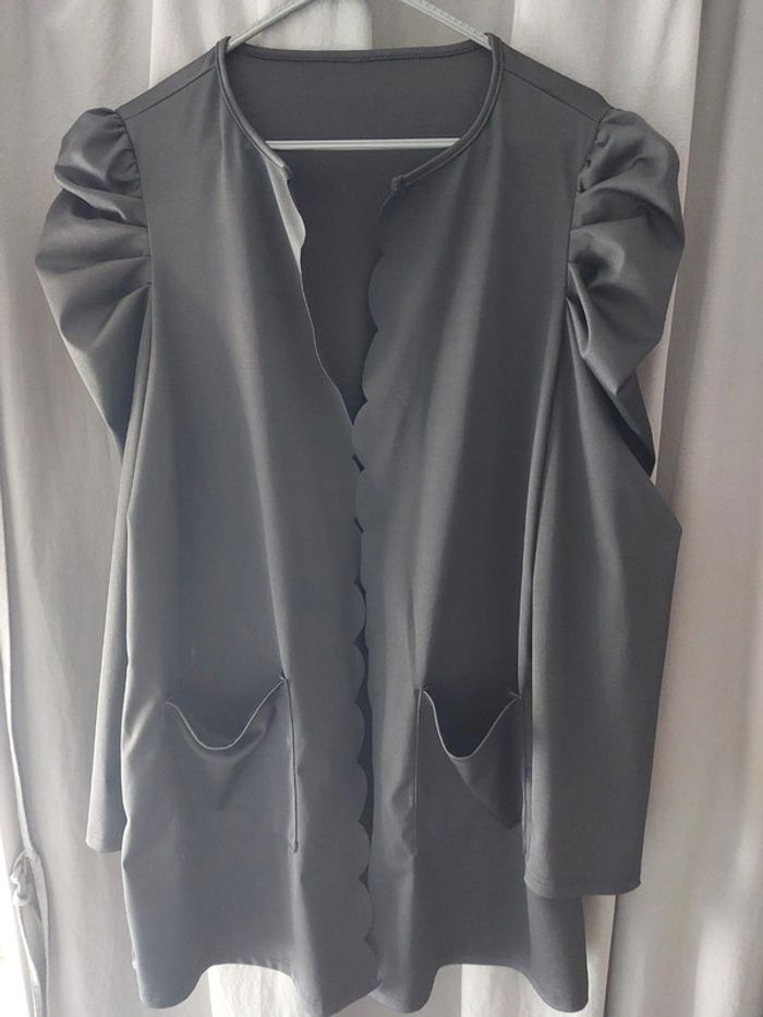 Veste gilet long avec épaulette