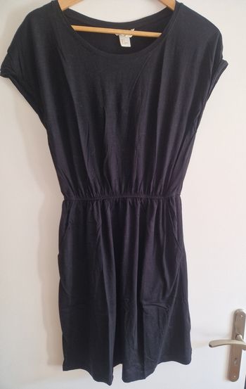 ROBE H&M TAILLE S TBE
