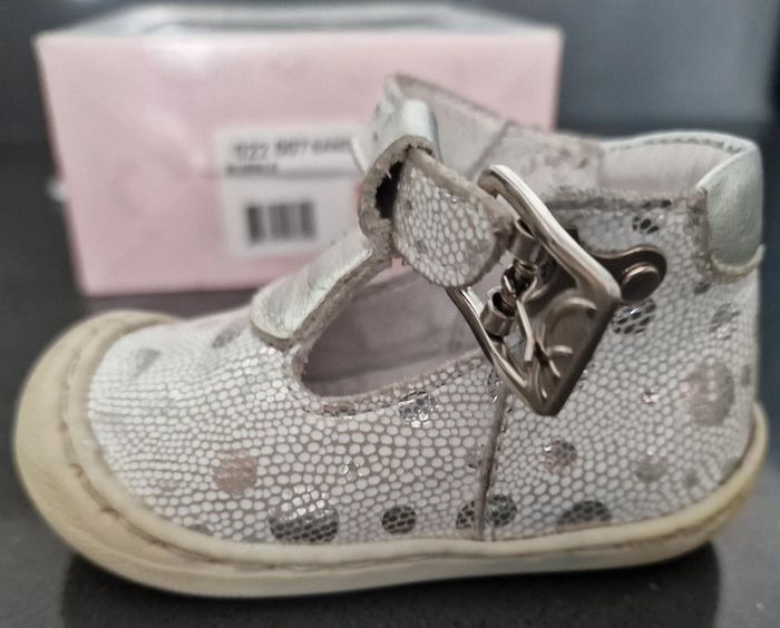 Chaussures 👟 1er pas babies T18 (BE avec défaut) - photo numéro 6