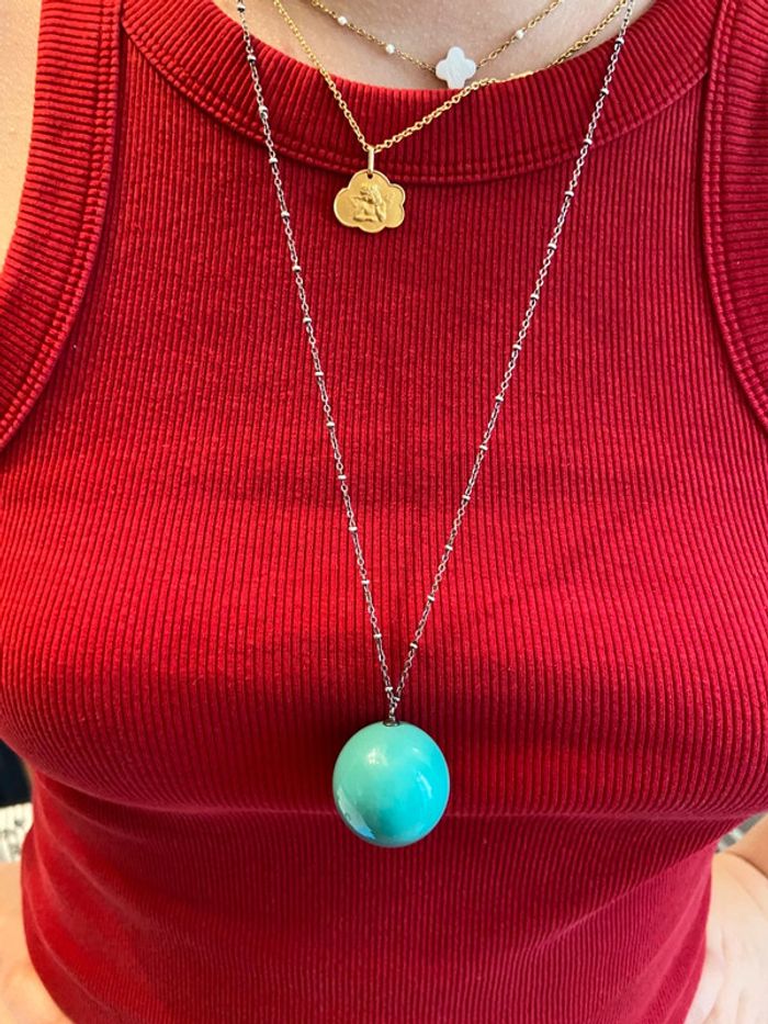 Sautoir argenté pendentif boule verte Cyrillus