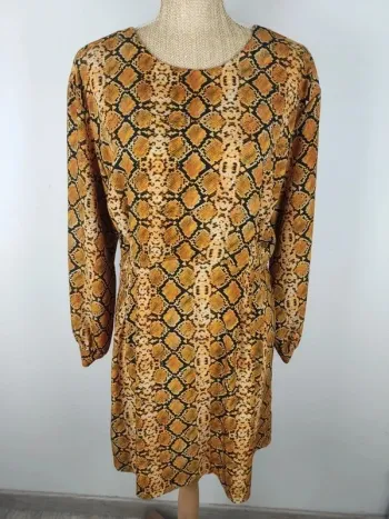 Robe mi-longue manches longues dos en V motif imprimé python noir brun beige taille M Mango