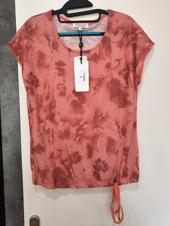 T shirt taille S(36) neuf enjoy