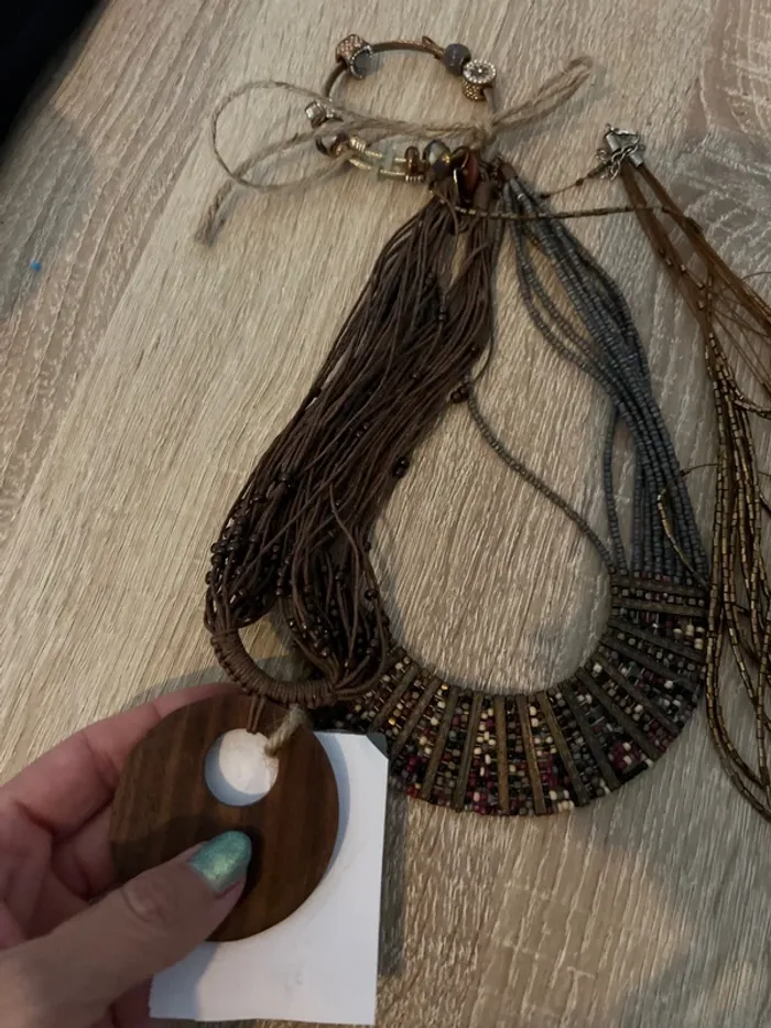 Lot de 3 colliers et un bracelet - photo numéro 4