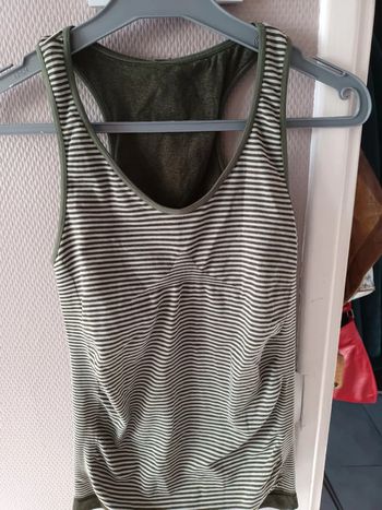 Haut de sport marinière avec baleine pour maintien  taille 34 bella beluga vert et blanc