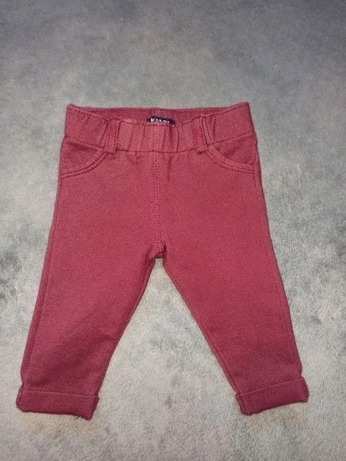 Lot d un pantalon et un short 1 mois - photo numéro 2