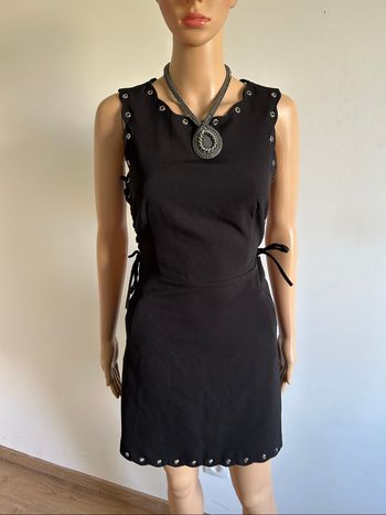 Robe noire sans manches Morgan taille 36 bon état (avec défaut)