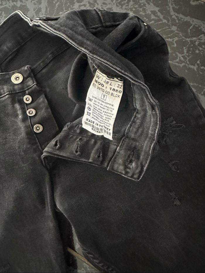 Jean noir troué W 38 L 32 - photo numéro 4