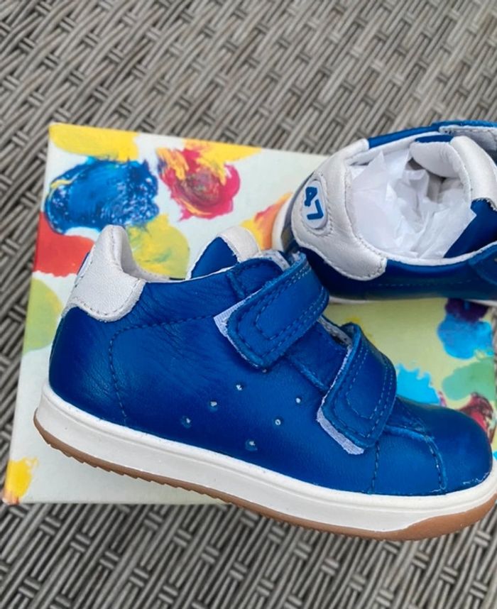 Baskets chaussures Little Mary en cuir taille 20 neuves - photo numéro 2