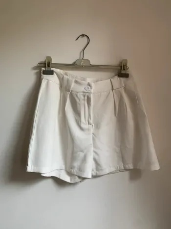 Short blanc élégant – Taille 40
