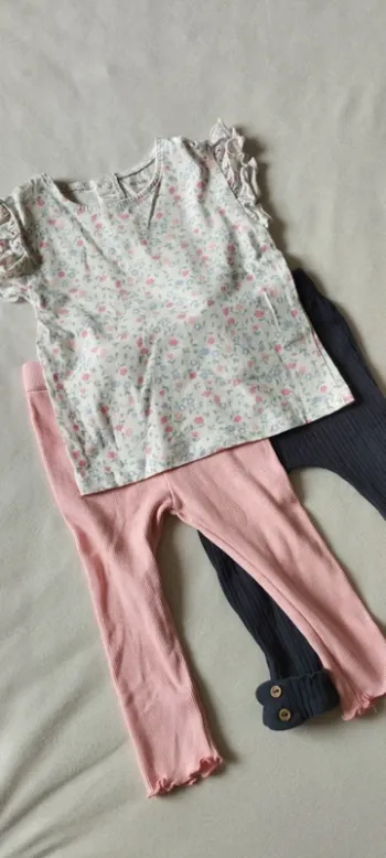 Lot legging tee shirt 18 MOIS