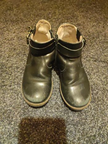 Chaussures fille taille 24