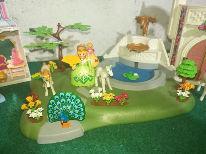 Lot princesses playmobil (fontaine 4137, château transportable 5419, - photo numéro 17