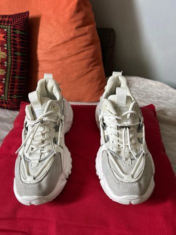 Baskets hommes , légère   taille 42 comme neuf