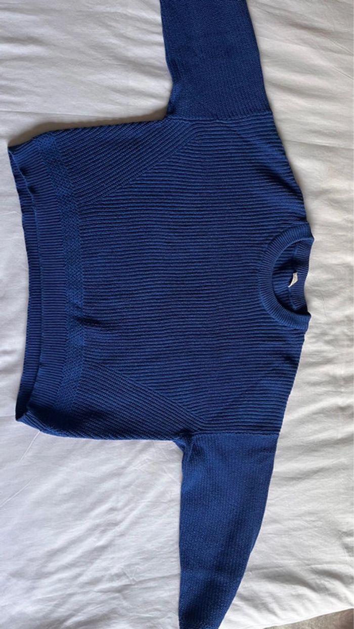 Pull court bleu