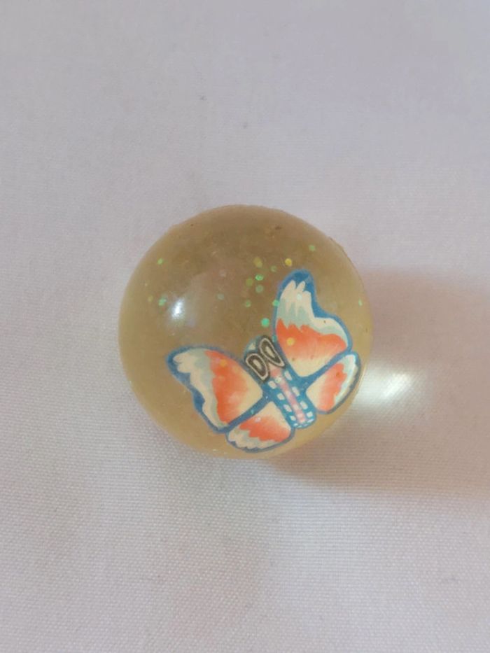 Balle rebondissante papillon