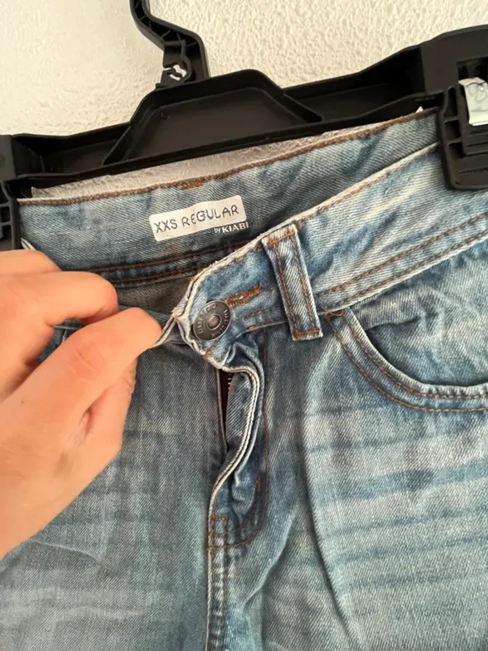 Short en jean kiabi taille XXS/ 12 ans 💫 - photo numéro 3