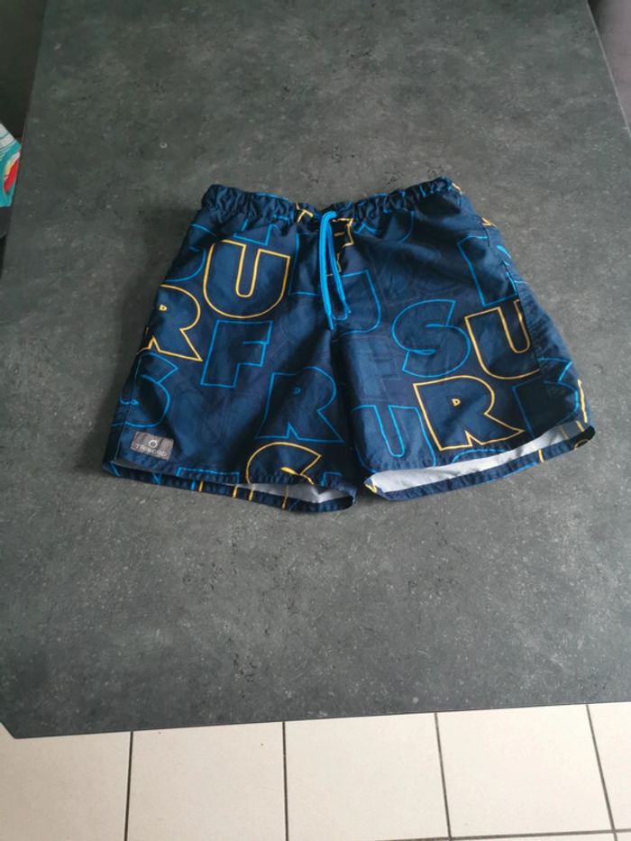 Short de bain garçon, 8 ans.