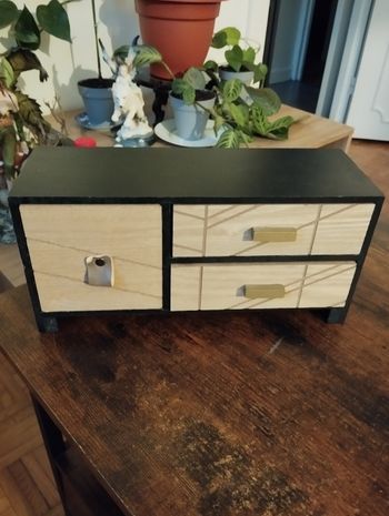 Petite armoire , 3 tiroirs