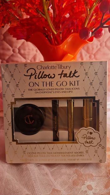 Pillow talk Charlotte Tilbury on the go kit déjà sur tous les yeux et toutes les lèvres