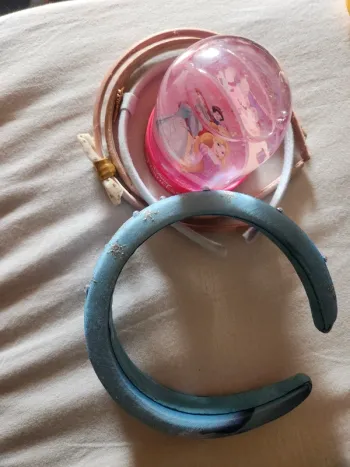 Lot serre tête + boule à neige princesse disney