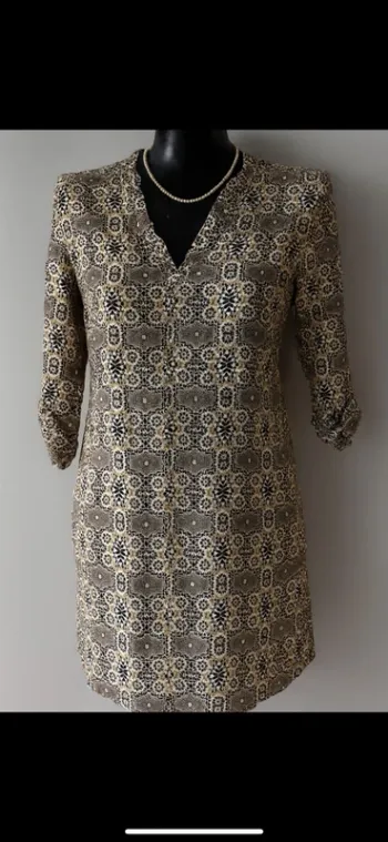 Robe fluide imprimée graphique – Taille 38/40
