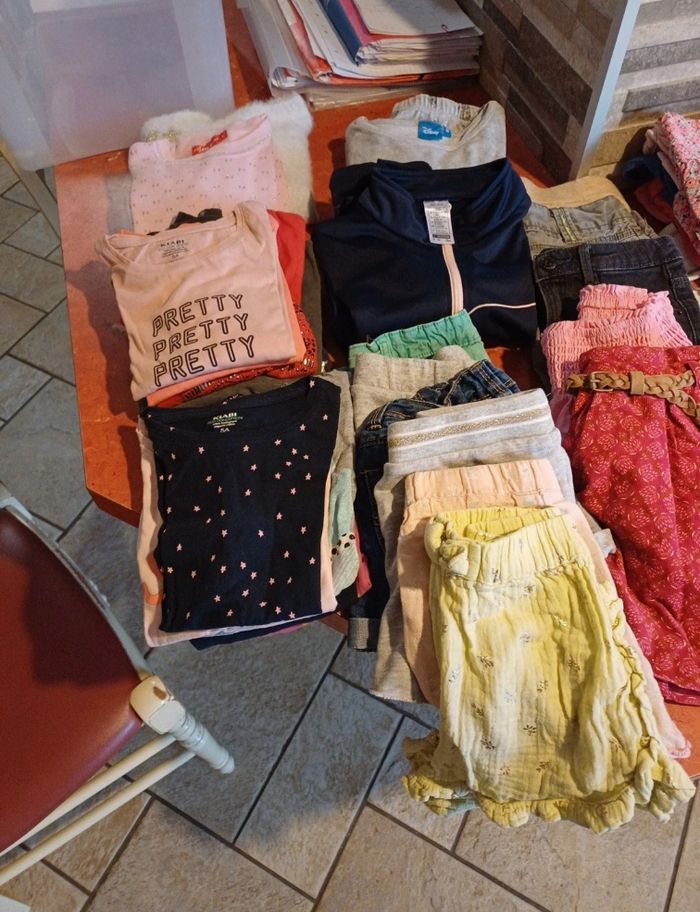 Lot de vêtements fille taille 5 ans - photo numéro 2
