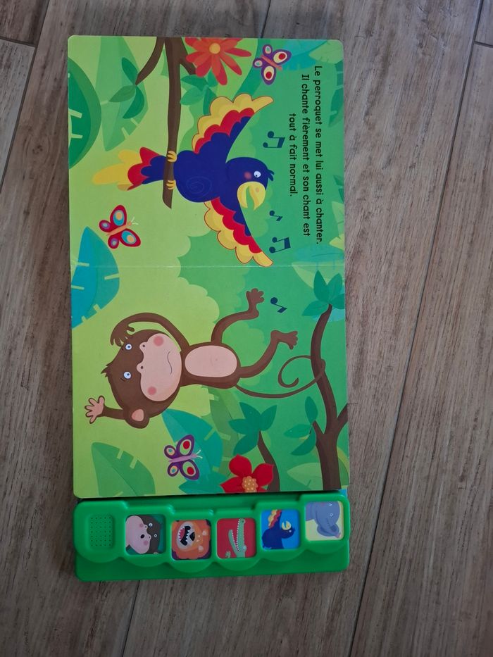 Livre imagier sonore Qui fait ce bruit dans la jungle ? en bon état - photo numéro 4