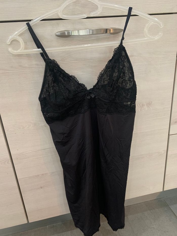 Lot 2 nuisettes noires
