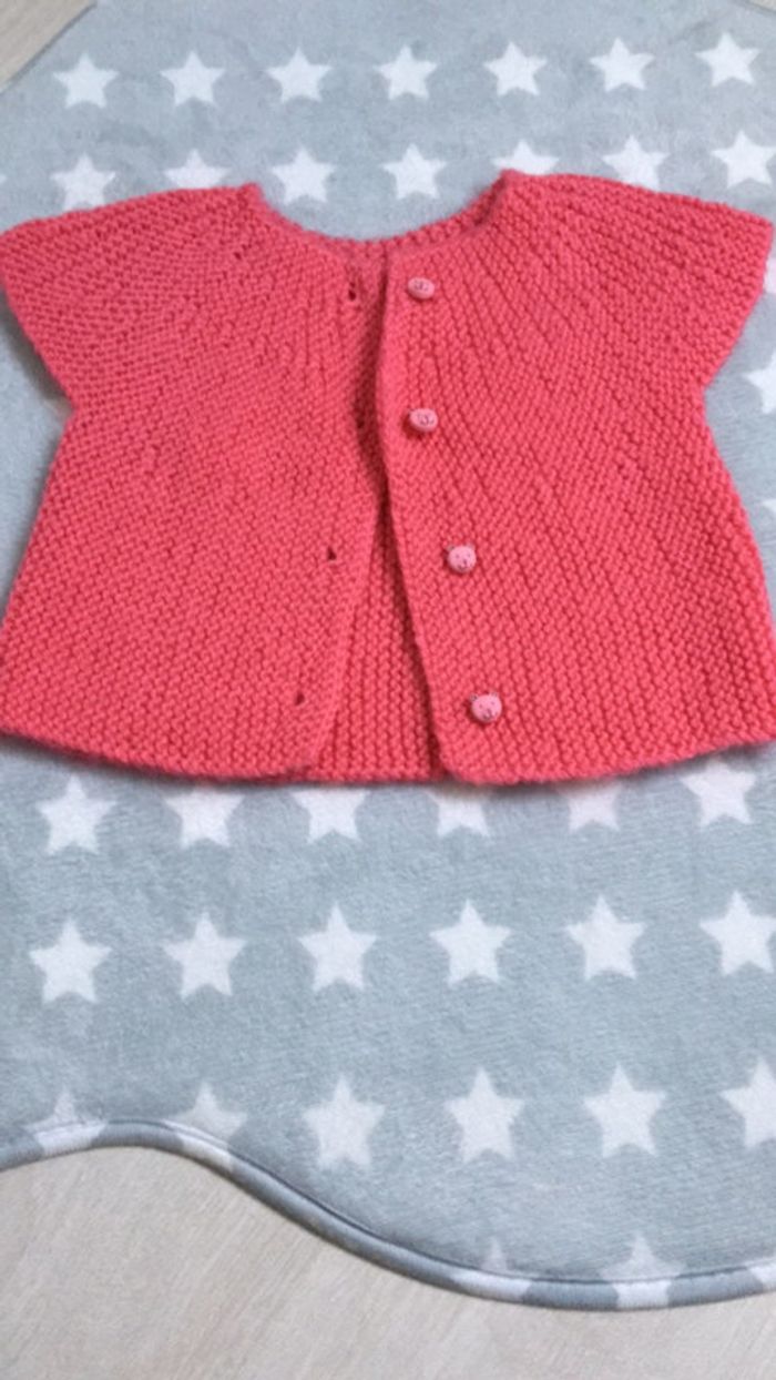 Gilet fait mains 0-3 mois