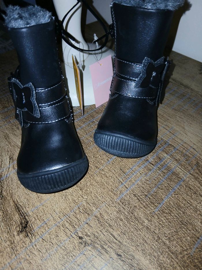Botte neuf taille 19 - photo numéro 2