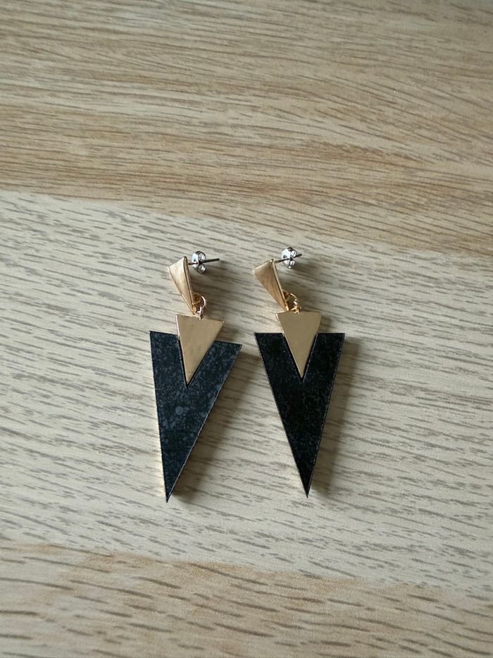 Boucles d'oreilles noire et doré - photo numéro 2