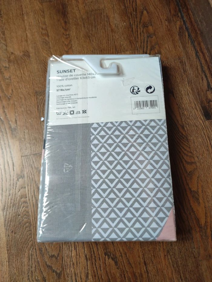 Parure sunset 140*200 neuve - photo numéro 2