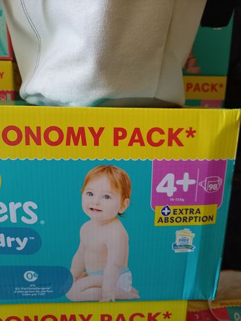 Pampers 98 couches taille 4+