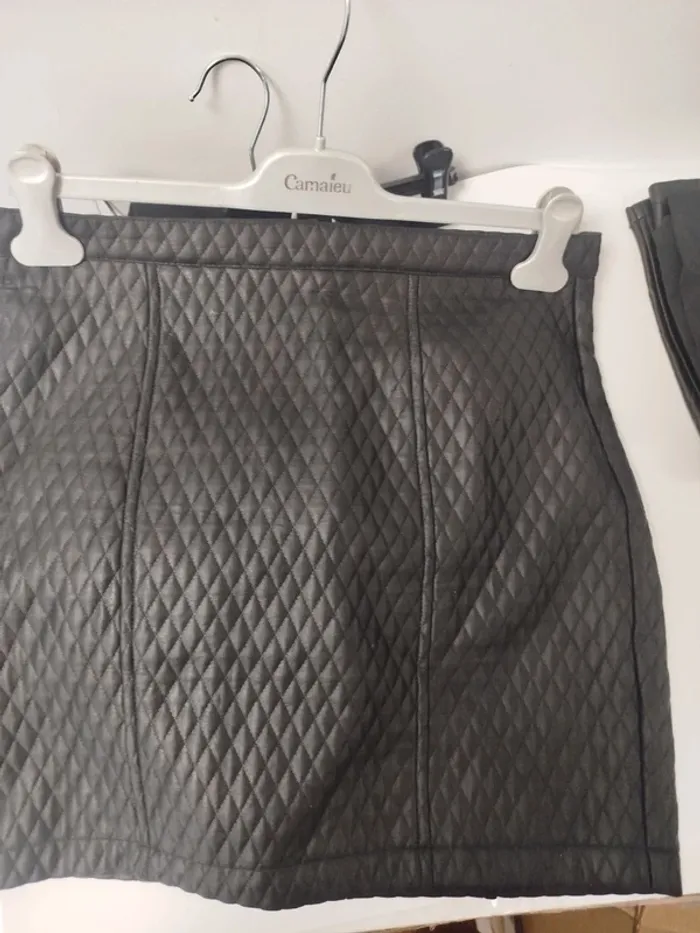 Lot de 6 jupes femme taille S – cuir, maille, tulle, zippées – Zara, Mango, Bershka - photo numéro 10