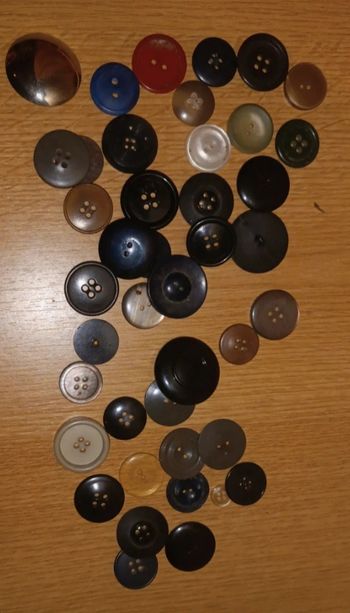 Lot de boutons de mercerie couture ancien idéal restaurations vêtements ou loisirs créatifs