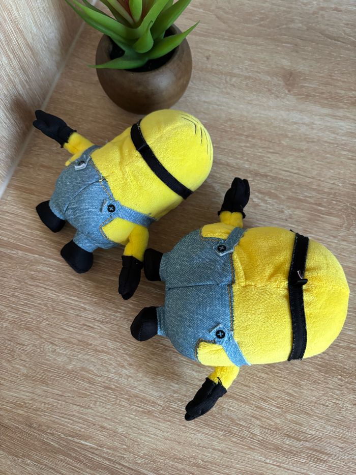 Lot de deux peluches les minions - photo numéro 3