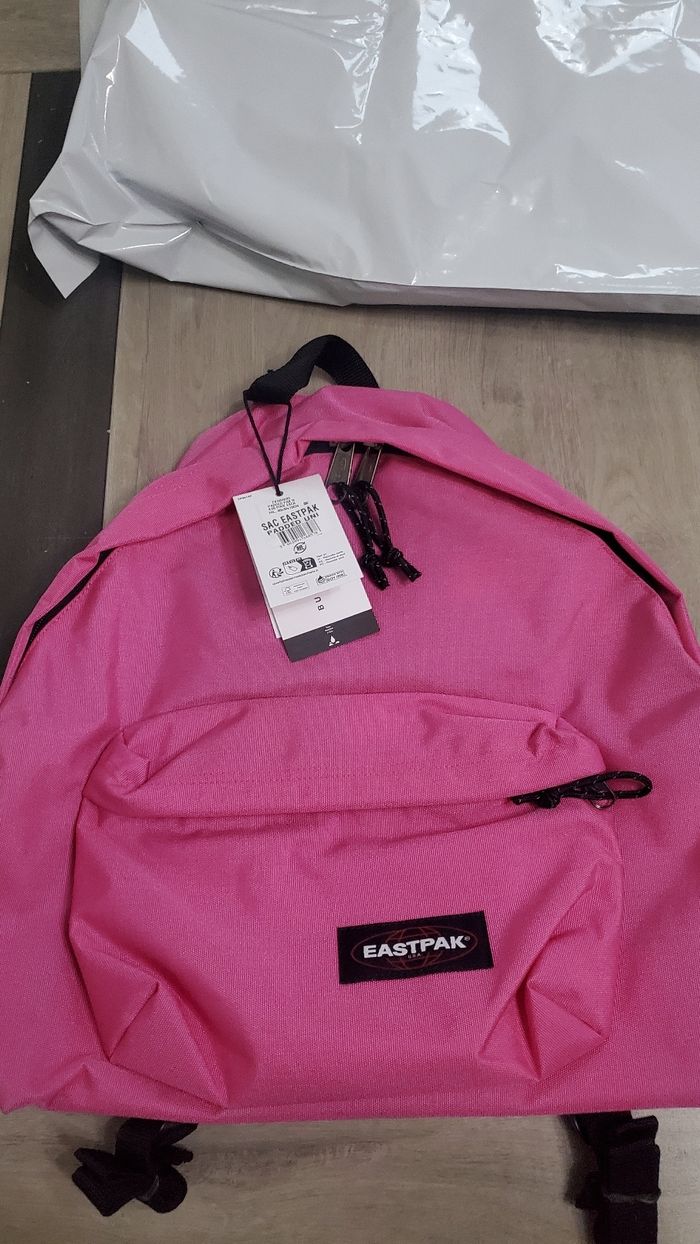 Sac à Dos EASTPAK 24L Rose.