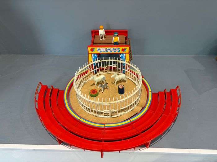 Playmobil cirque circus avec cage gradin animaux personnages et accessoires