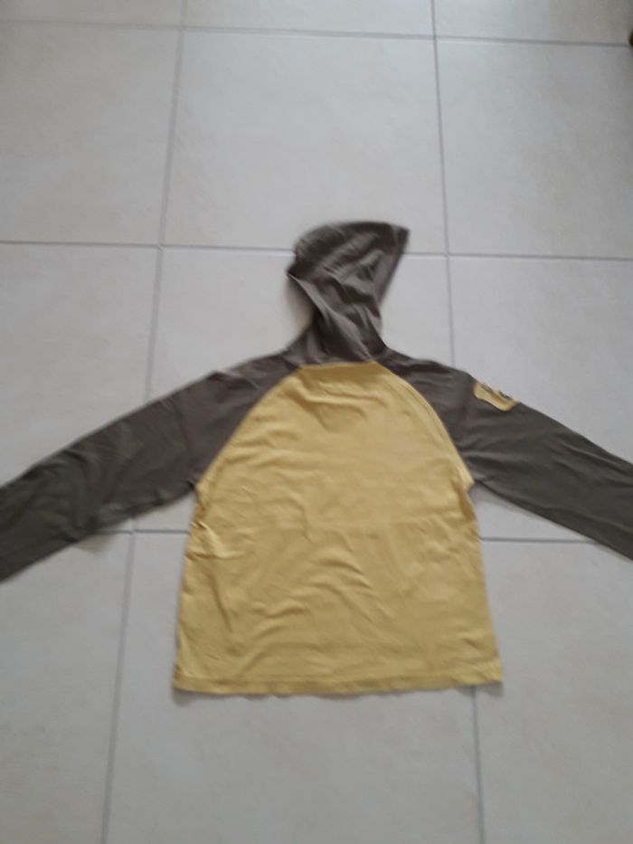 T-shirt à capuche 8 ans - photo numéro 2