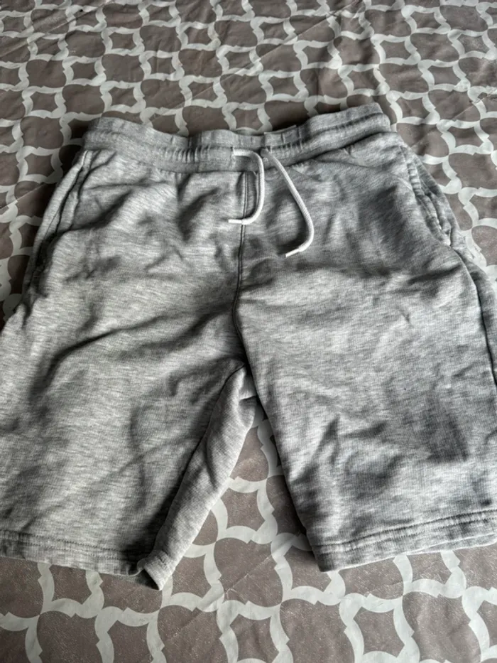 Lot trois shorts hm 12/13 ans - photo numéro 9