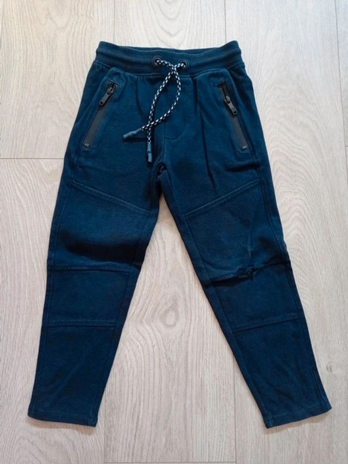 Lot de 2 pantalons skinny et 1 jogging Kiabi et Okaïdi 5 ans - photo numéro 8