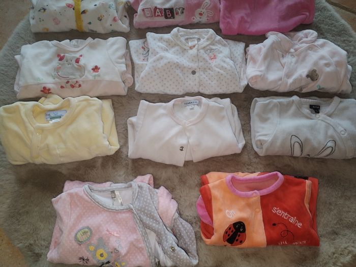 Lot de 11 pyjamas chauds bébé fille - velours - taille 1 mois - photo numéro 3