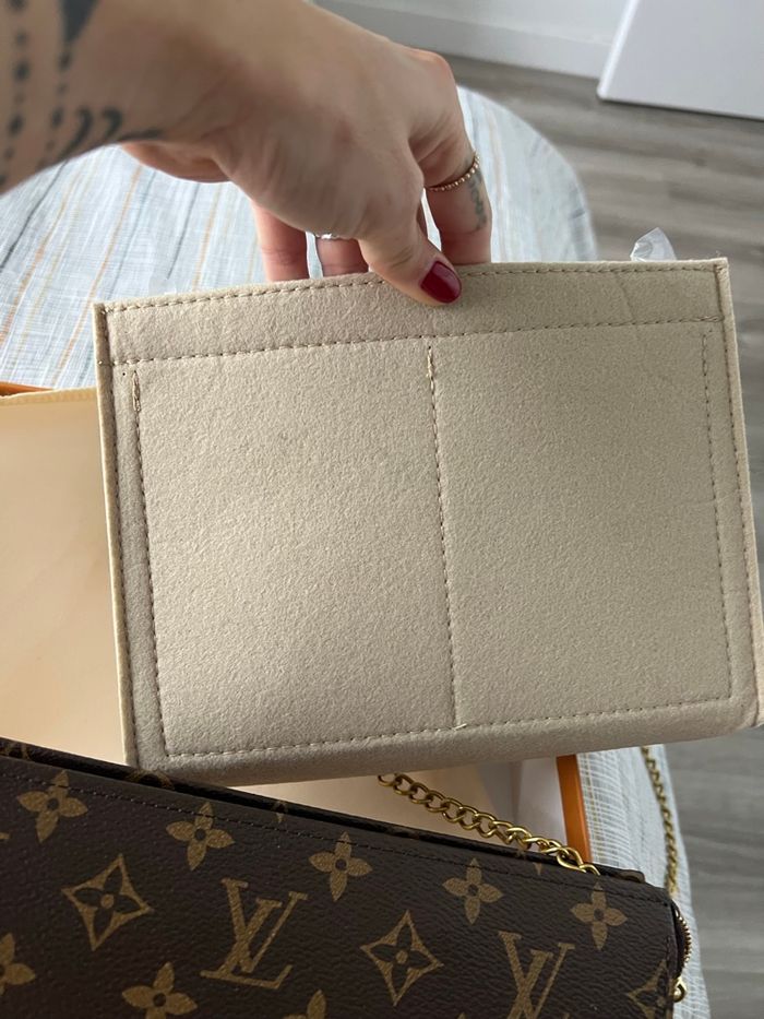 Pochette LV - photo numéro 5