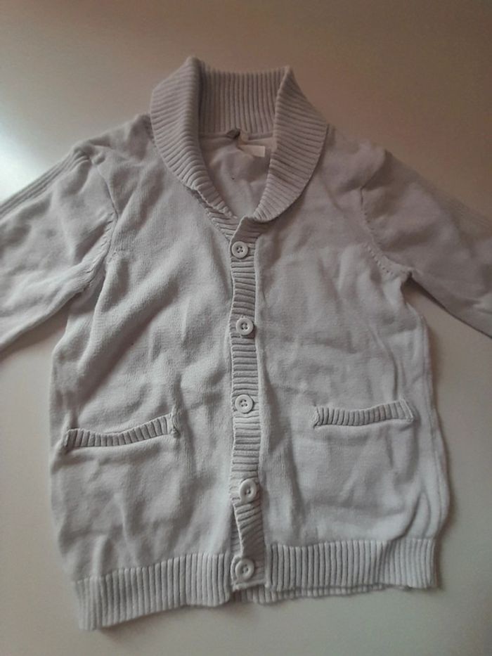 Gilet blanc avec boutons - photo numéro 2