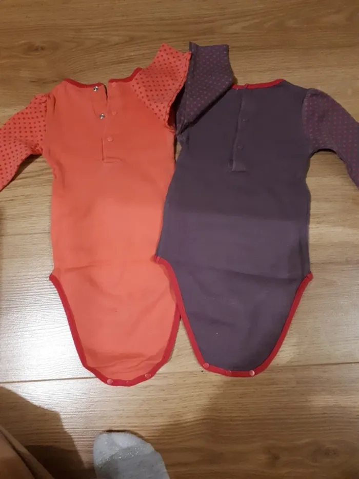 Lot 2 bodies du pareil au même 6 mois - photo numéro 3