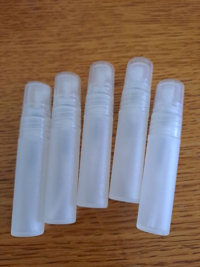 Lot de 5 flacons type echantillons