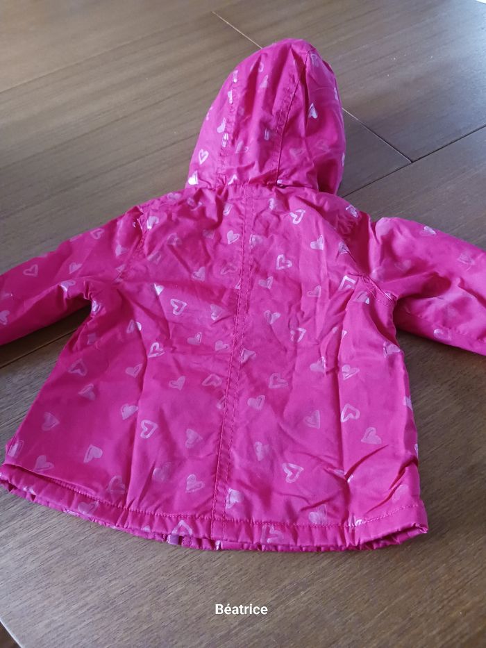 Anorak rouge aux petits cœurs discrets - photo numéro 2