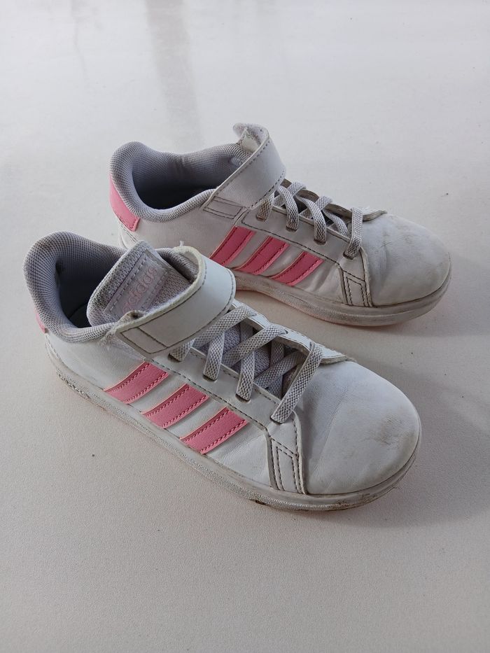 Baskets Adidas filles  pointure 30 - photo numéro 4